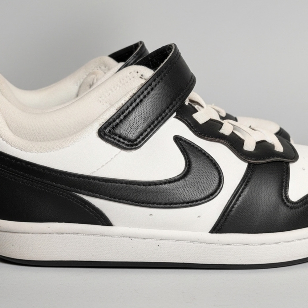 Nike Black & White Low Top Sneakers